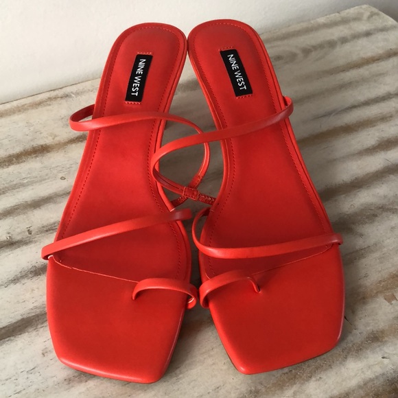 Chic Nine West sandal - like new - Picture 2 of 7